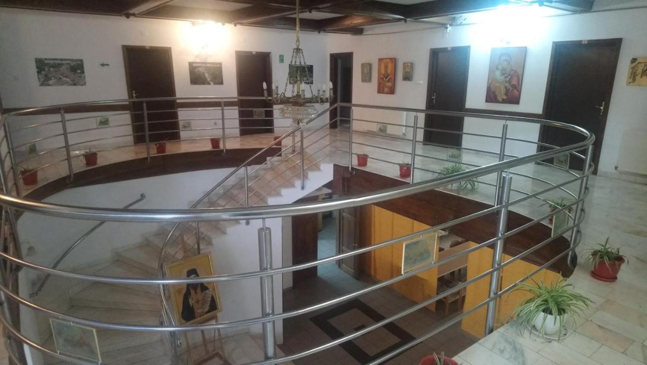 Casa "Ierusalim-Hozeva-Hozeva" Pensionat Minastirea Neamt Exteriör bild