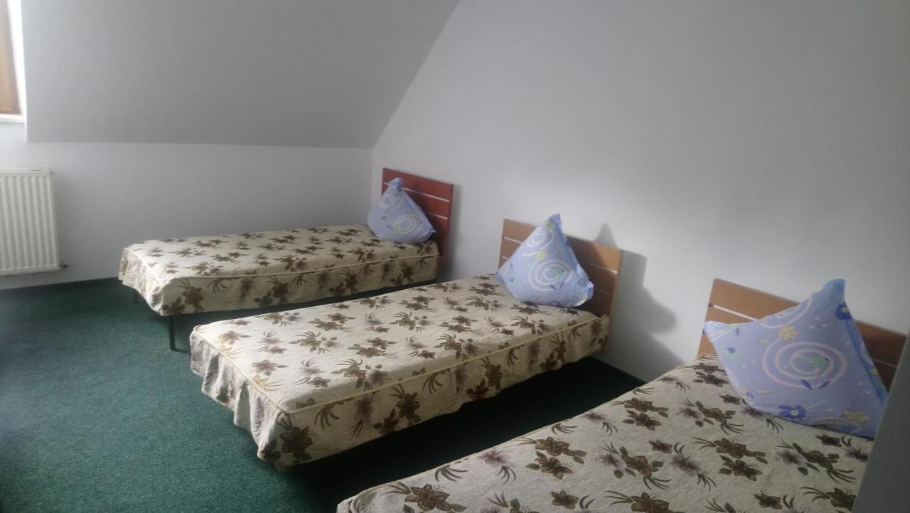 Casa "Ierusalim-Hozeva-Hozeva" Pensionat Minastirea Neamt Exteriör bild
